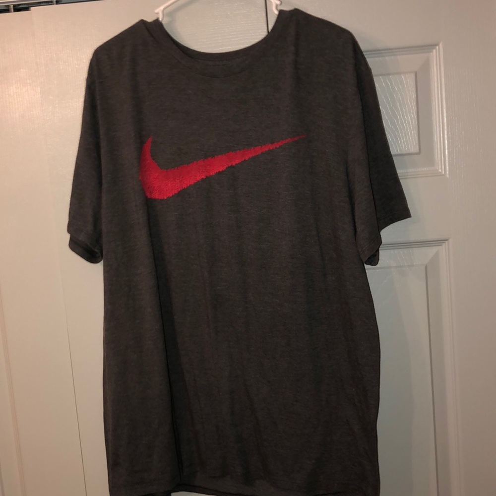 Men’s Nike t-shirt